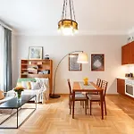 Appartement Spacious Family Along River Side, In The Heart Of Buda Boedapest