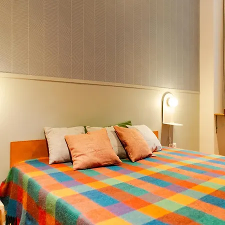 Spacious Family Along River Side, In The Heart Of Buda * 布达佩斯
