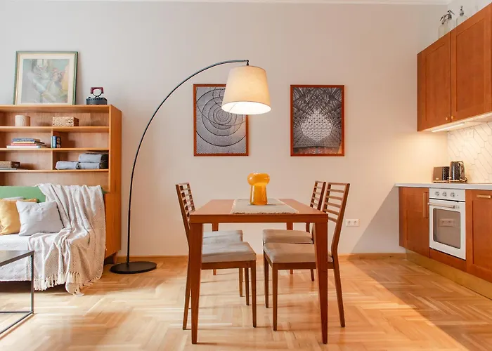 Spacious Family Along River Side, In The Heart Of Buda * 布达佩斯