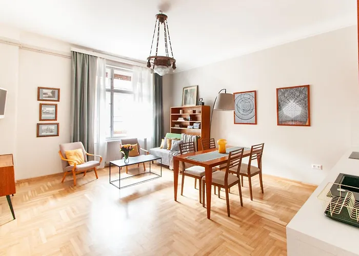 Spacious Family Along River Side, In The Heart Of Buda דירה