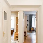 Spacious Family Along River Side, In The Heart Of Buda Lägenhet *