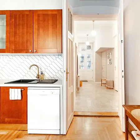 Appartement Spacious Family Along River Side, In The Heart Of Buda