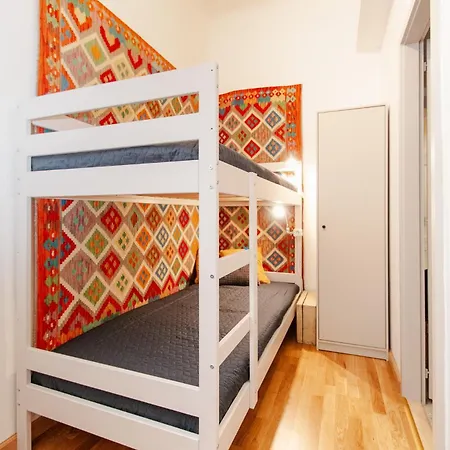Spacious Family Along River Side, In The Heart Of Buda Appartement *