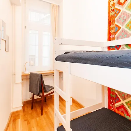 Spacious Family Along River Side, In The Heart Of Buda Appartamento *
