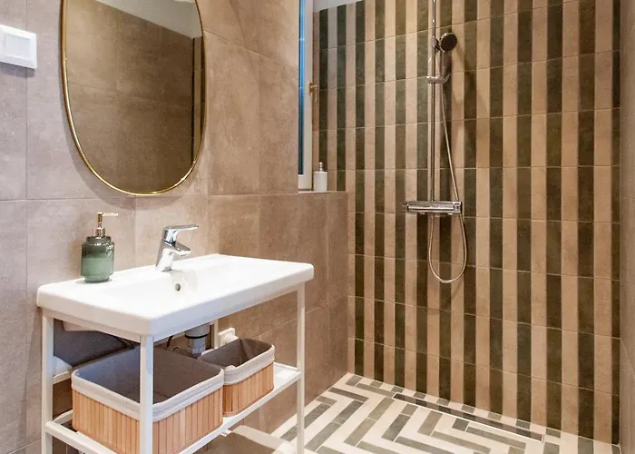 Spacious Family Along River Side, In The Heart Of Buda Apartamento